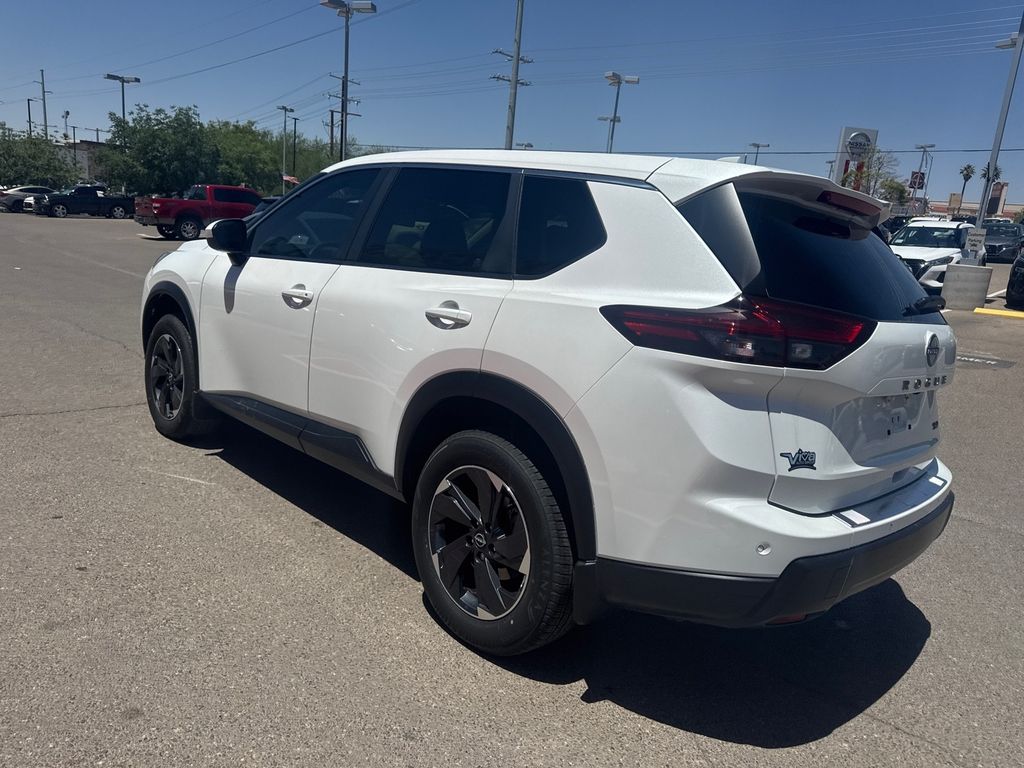 2024 Nissan Rogue SV photo 10
