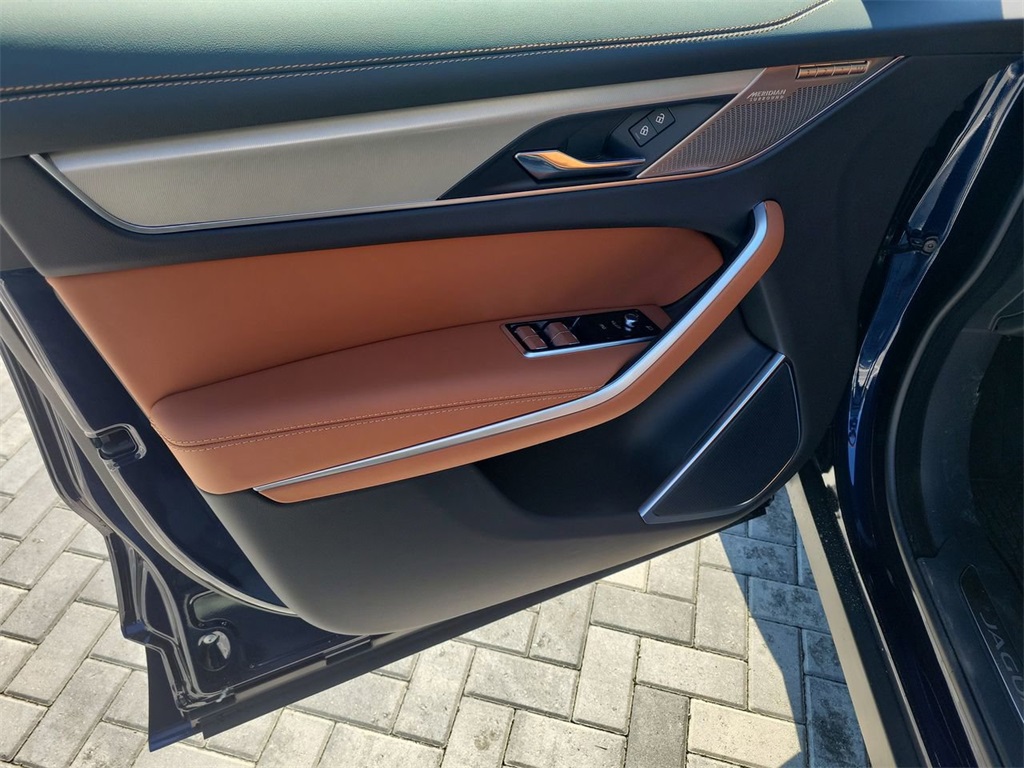 2026 Jaguar F-PACE P400 R-Dynamic S photo 21
