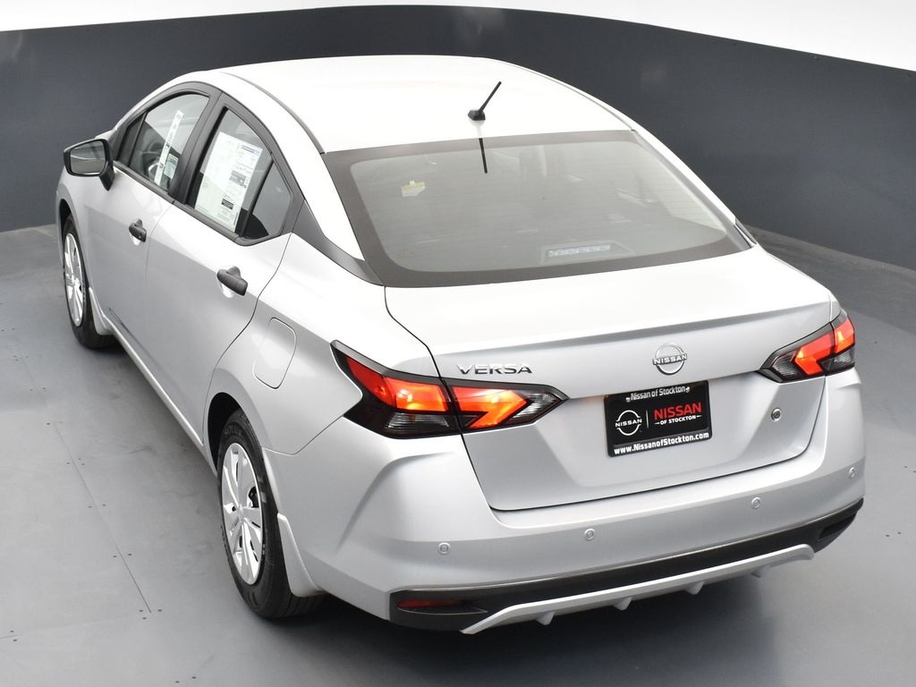 2025 Nissan Versa 1.6 S photo 47