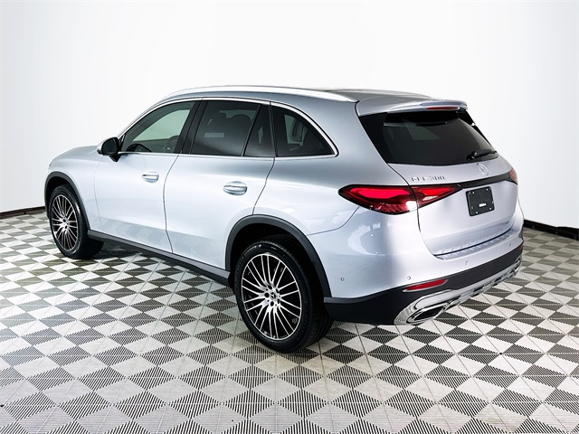 2026 Mercedes Benz GLC 300 photo 5