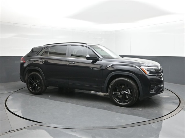 2025 Volkswagen Atlas Cross Sport SEL R-Line photo 16