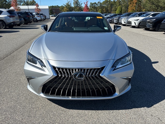 2022 Lexus ES 350 photo 3