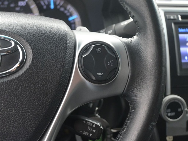 2014 Toyota Camry L photo 2