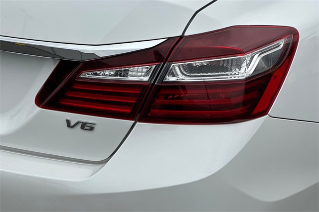 2016 Honda Accord EX-L V6 photo 31