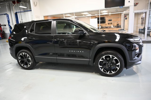 2026 Chevrolet Equinox LT photo 3