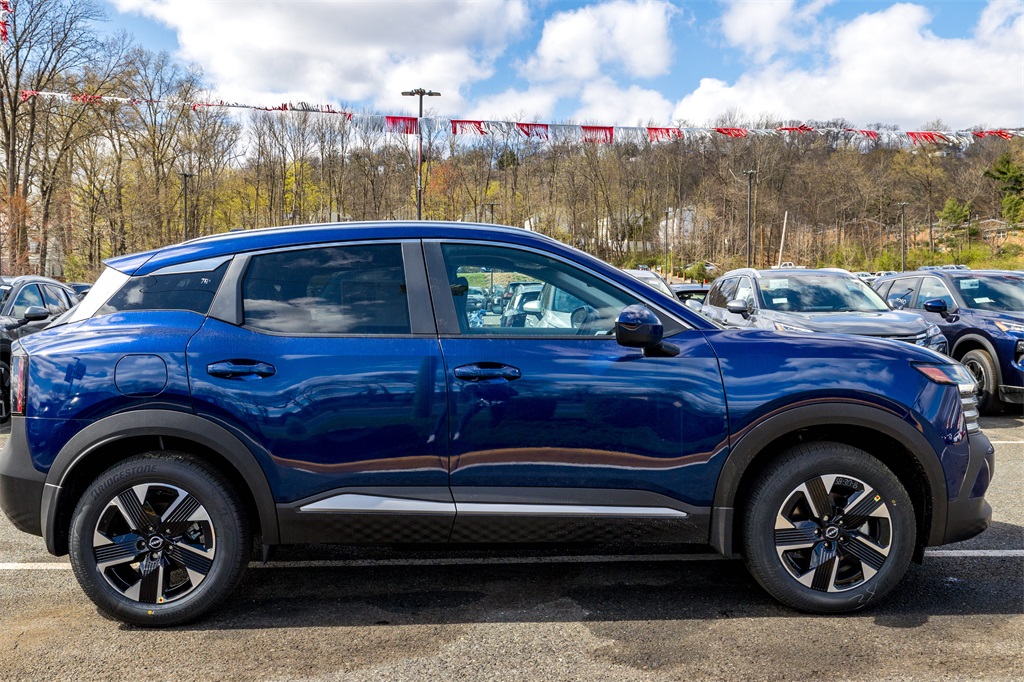 2025 Nissan Kicks SV photo 4