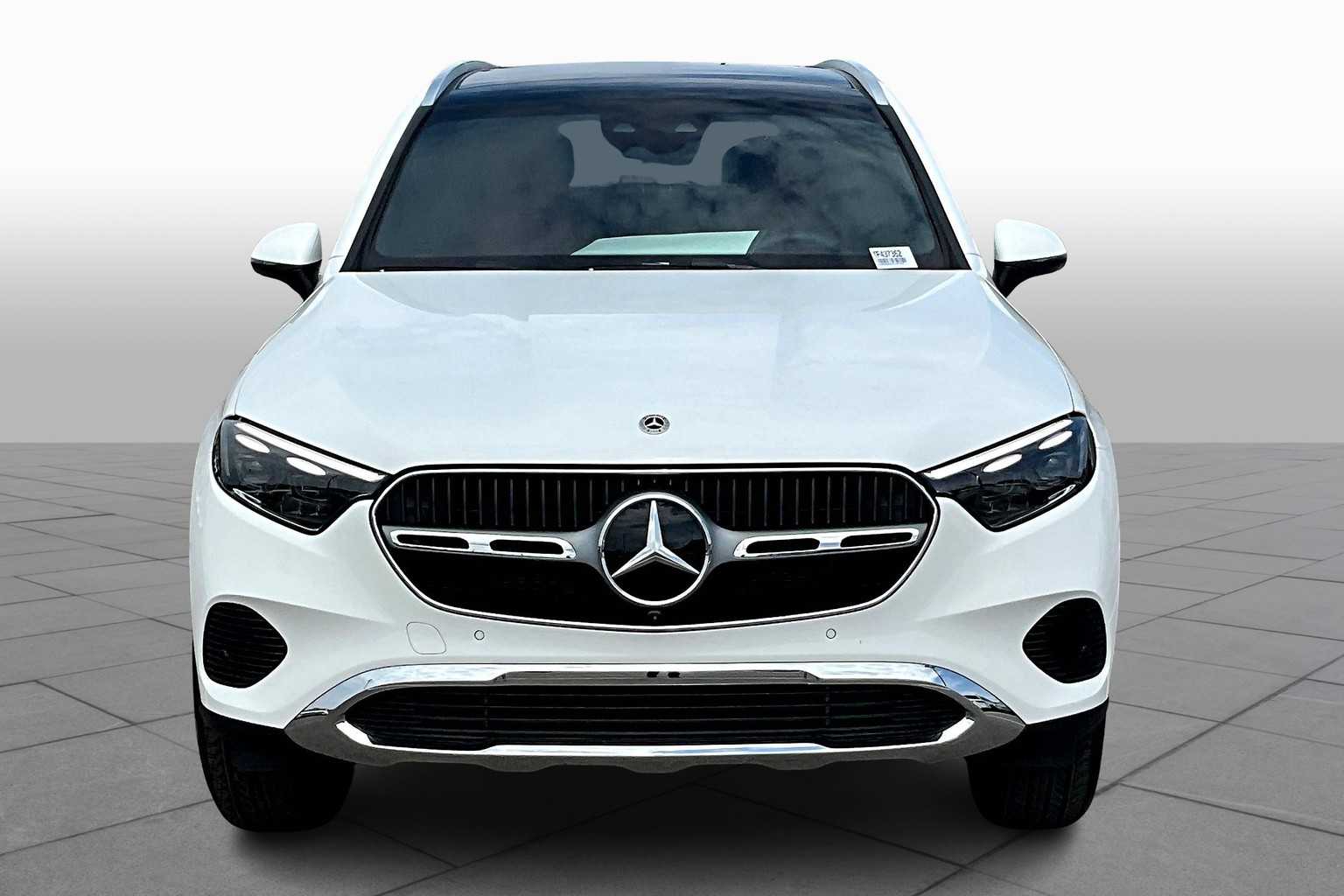 2026 Mercedes Benz GLC 300 photo 3