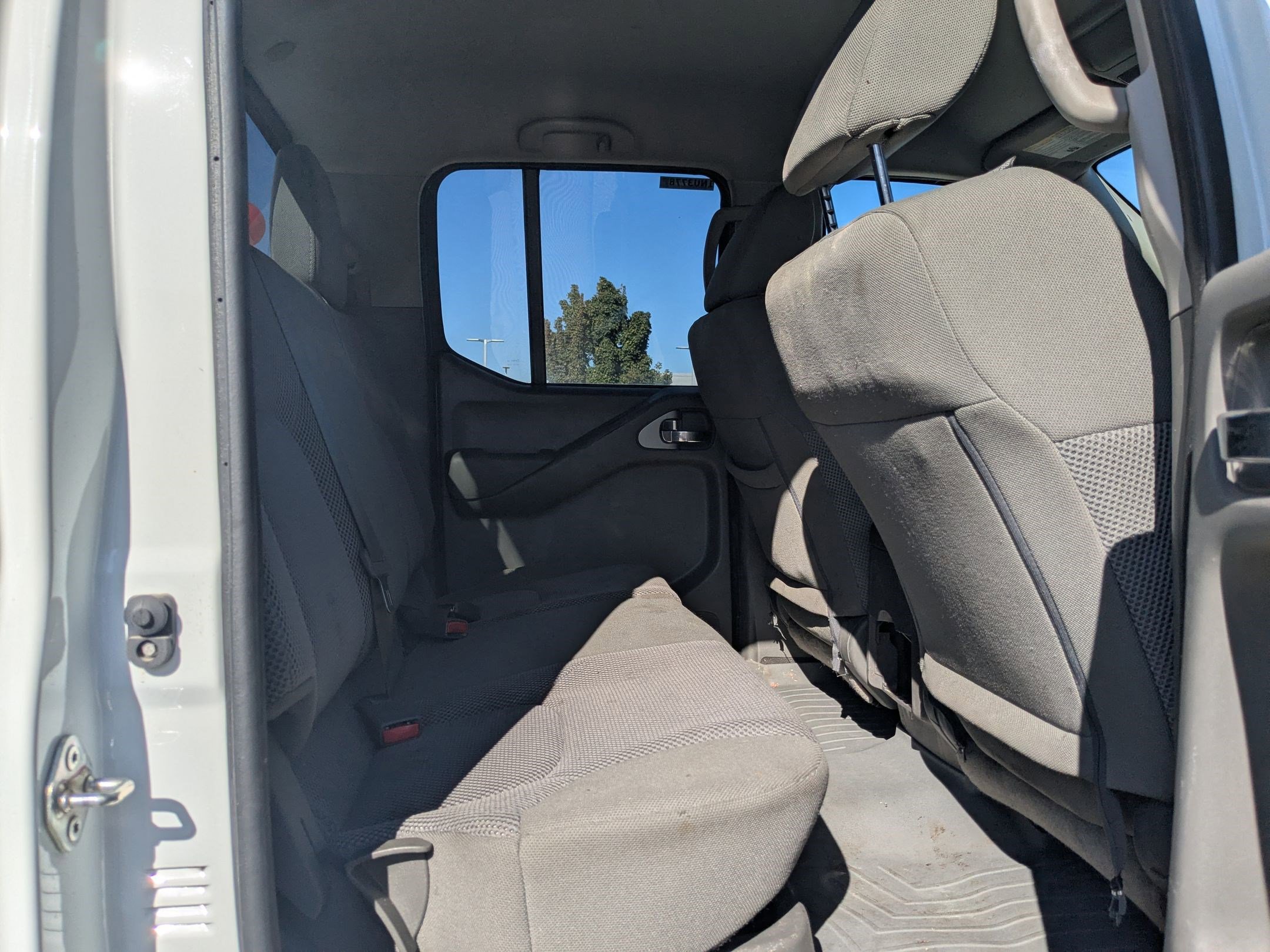 2019 Nissan Frontier SV photo 23