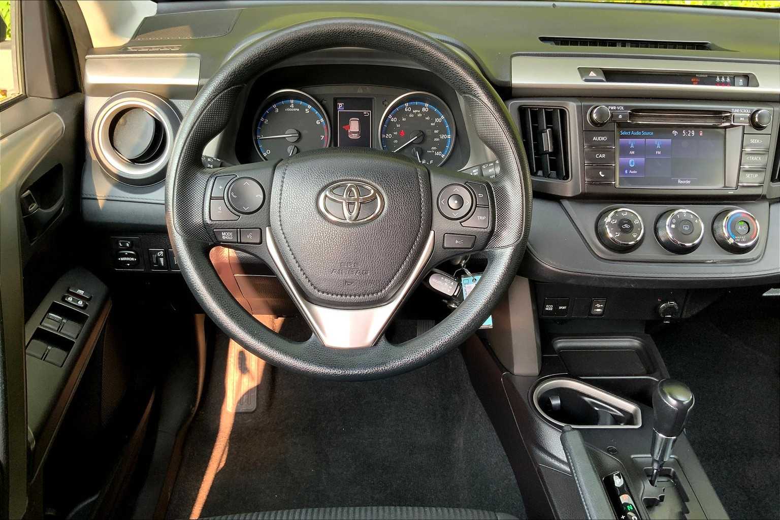 Image 4 of Pre-Owned 2018 Toyota RAV4 LE