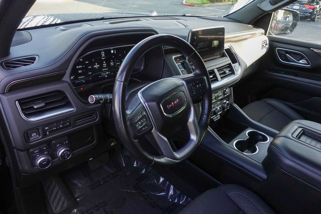 2022 Gmc Yukon SLE photo 13