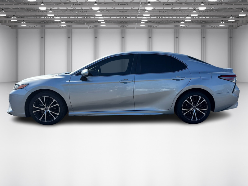 2018 Toyota Camry L photo 2