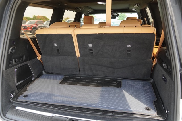 2023 Jeep Grand Wagoneer III photo 11