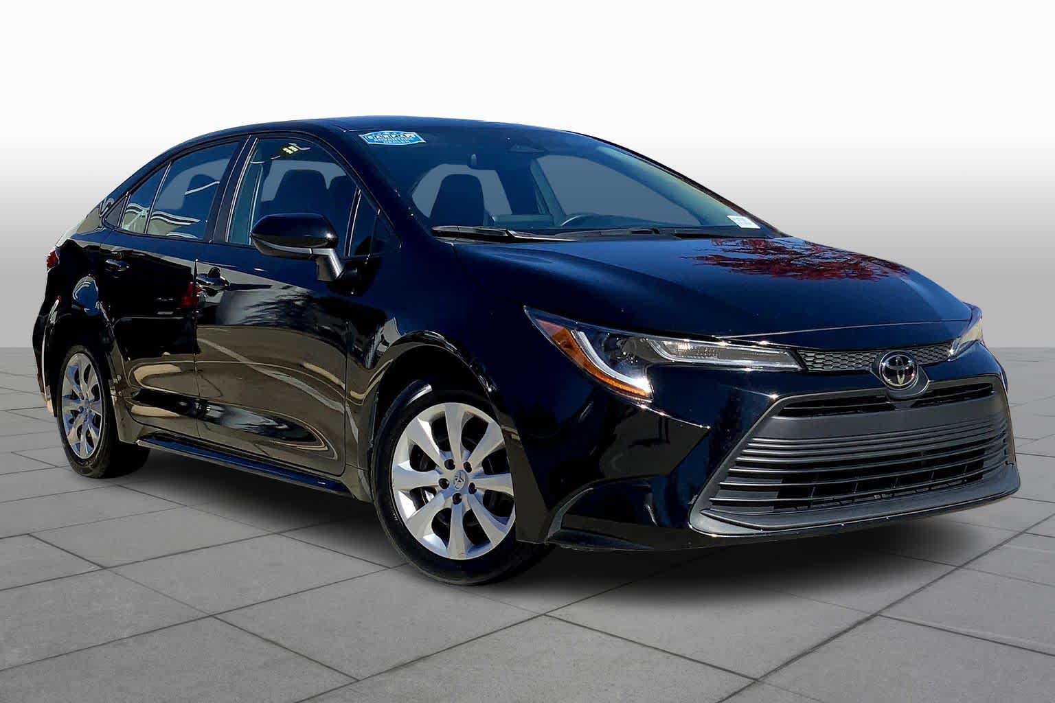 Used 2024 Toyota Corolla LE with VIN 5YFB4MDE1RP107426 for sale in Northfield, Minnesota