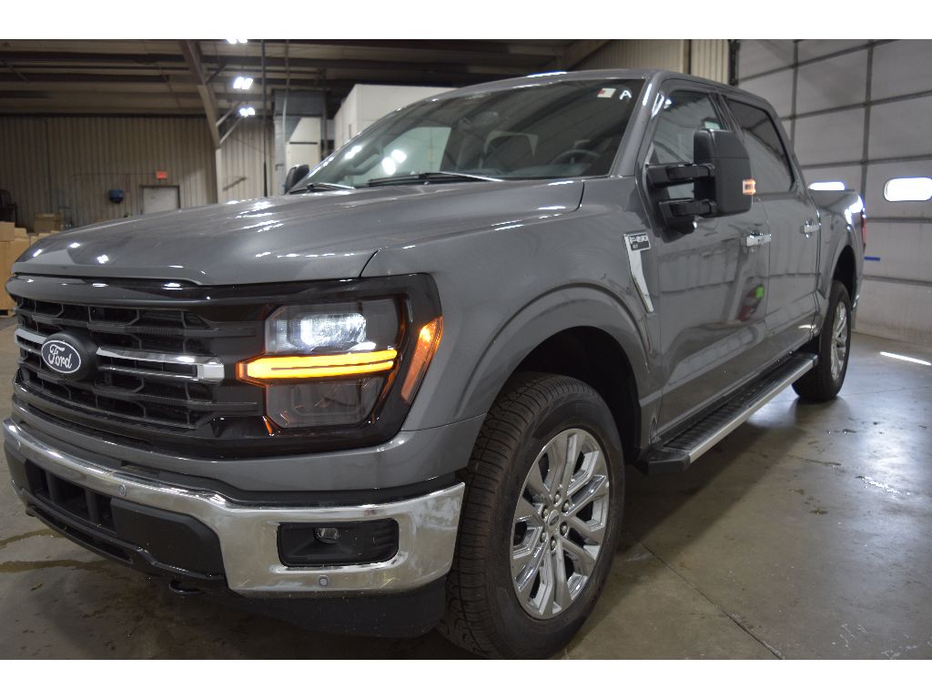 2024 Ford F-150 XLT photo 2