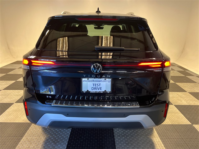 2026 Volkswagen Tiguan SE photo 4