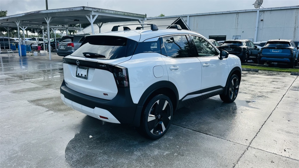 2026 Nissan Kicks SR photo 4