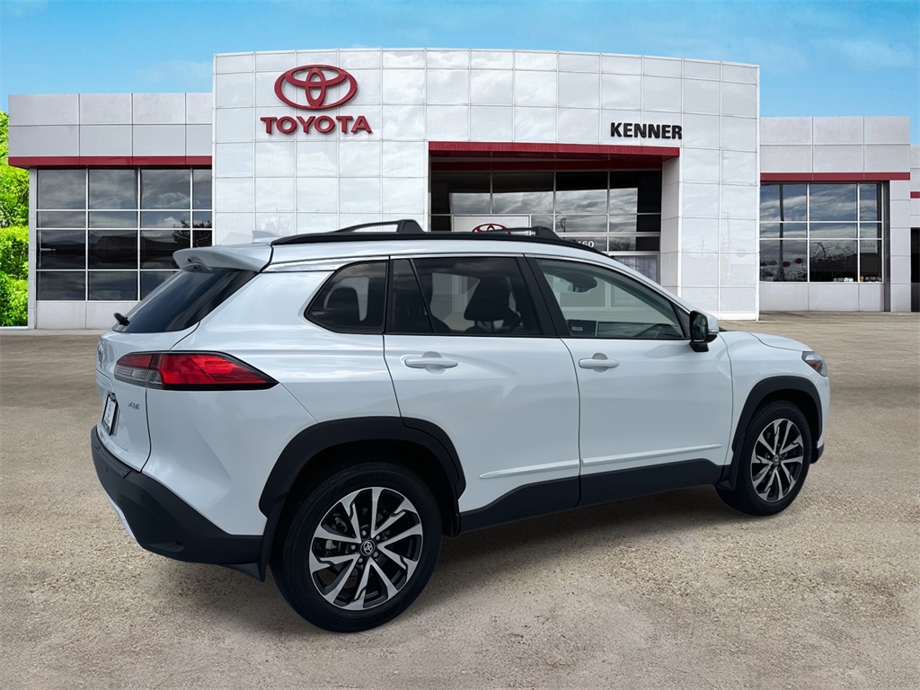2024 Toyota Corolla Cross XLE photo 5