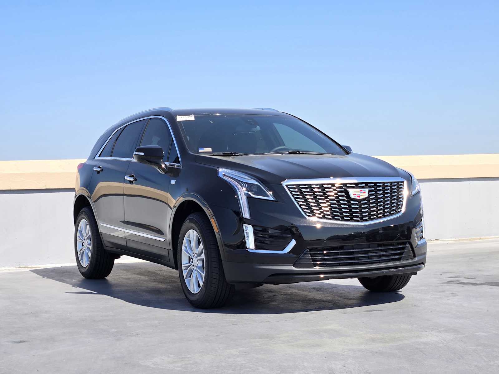 2025 Cadillac XT5 Luxury photo 2