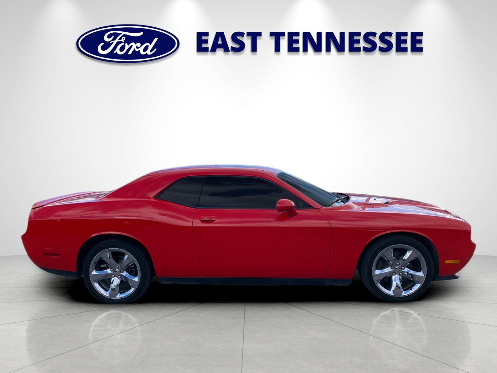 2014 Dodge Challenger R/T photo 2