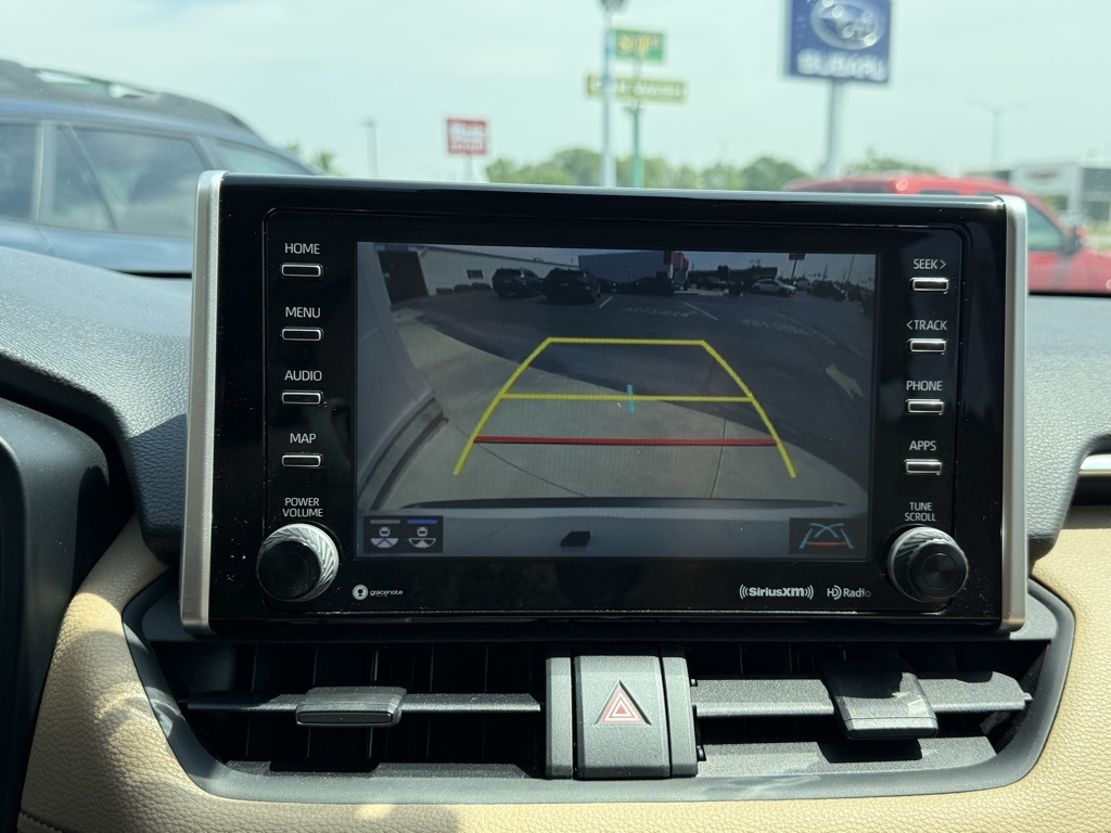 2020 Toyota RAV4 Hybrid XLE photo 22