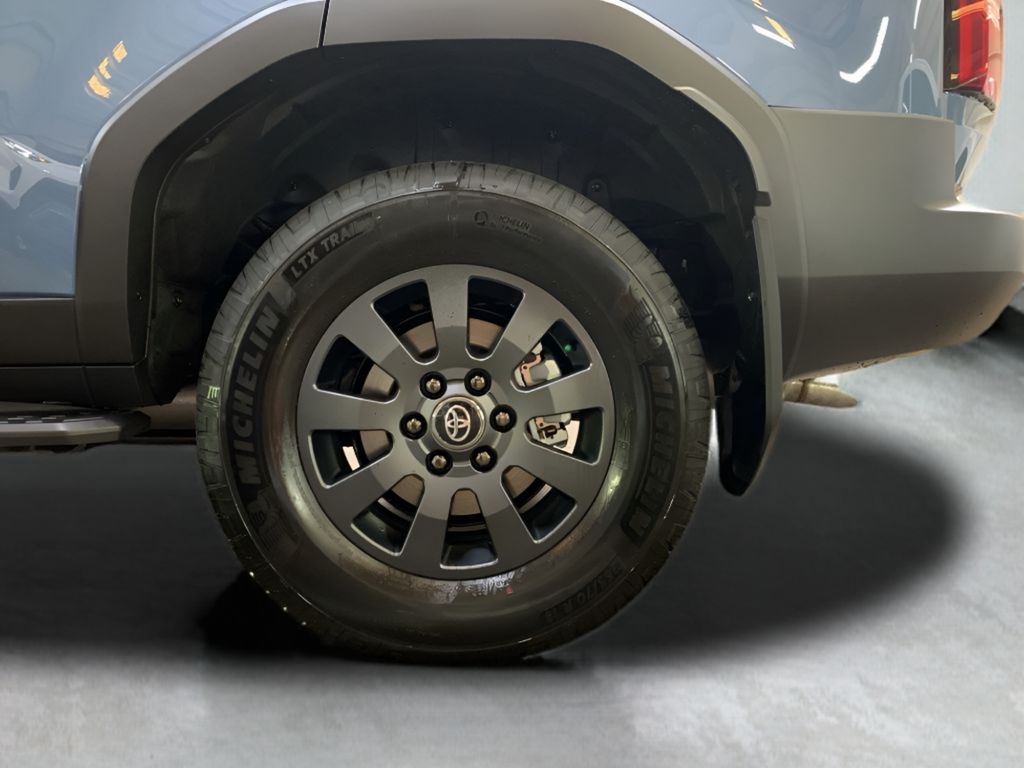 2025 Toyota Land Cruiser photo 28