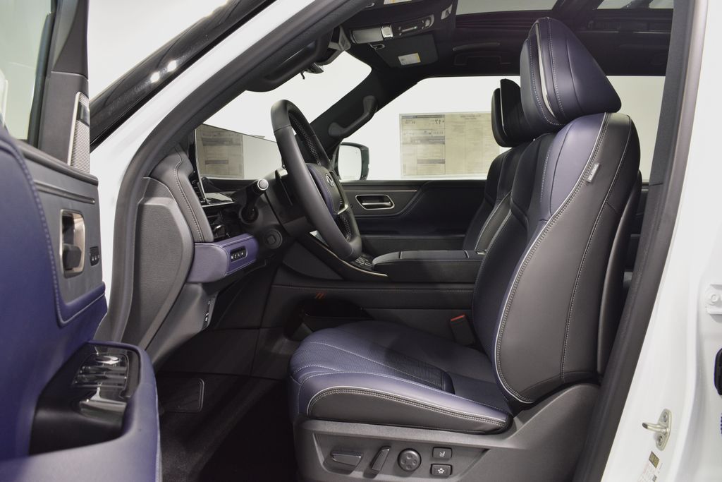 2026 Infiniti QX80 Sensory photo 9