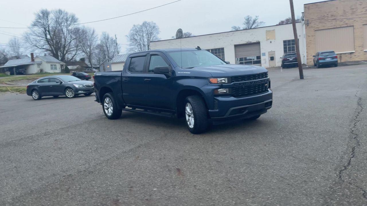 2020 Chevrolet Silverado 1500 Custom photo 2