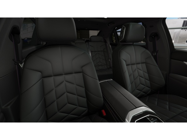 2026 Bmw 750e photo 10