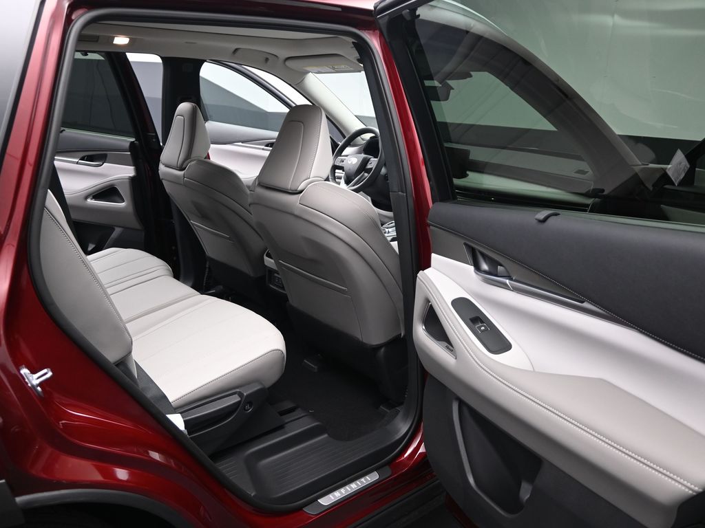 2026 Infiniti QX60 Luxe photo 13