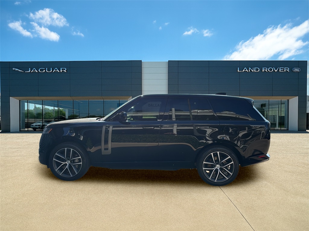 2025 Land Rover Range Rover SE photo 4
