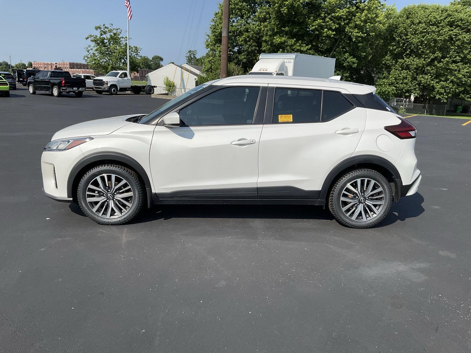 2022 Nissan Kicks SV photo 4