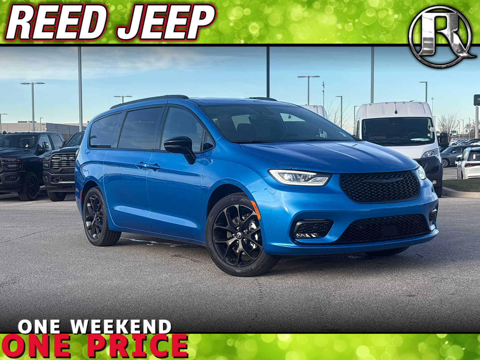 2026 Chrysler Pacifica Select's photo