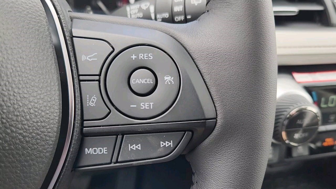 2025 Toyota RAV4 XLE Premium photo 21