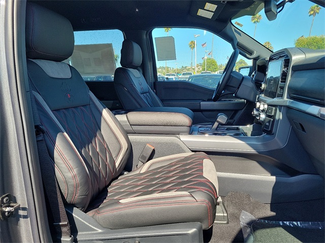 2025 Ford F-150 XLT photo 16