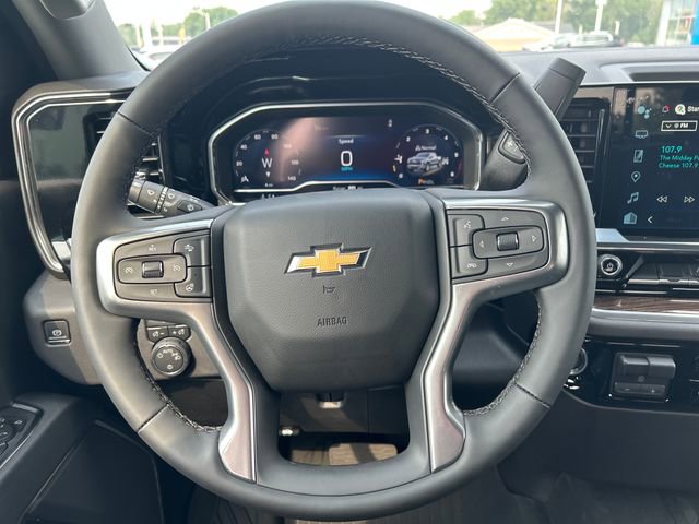 2025 Chevrolet Silverado 1500 LT photo 13