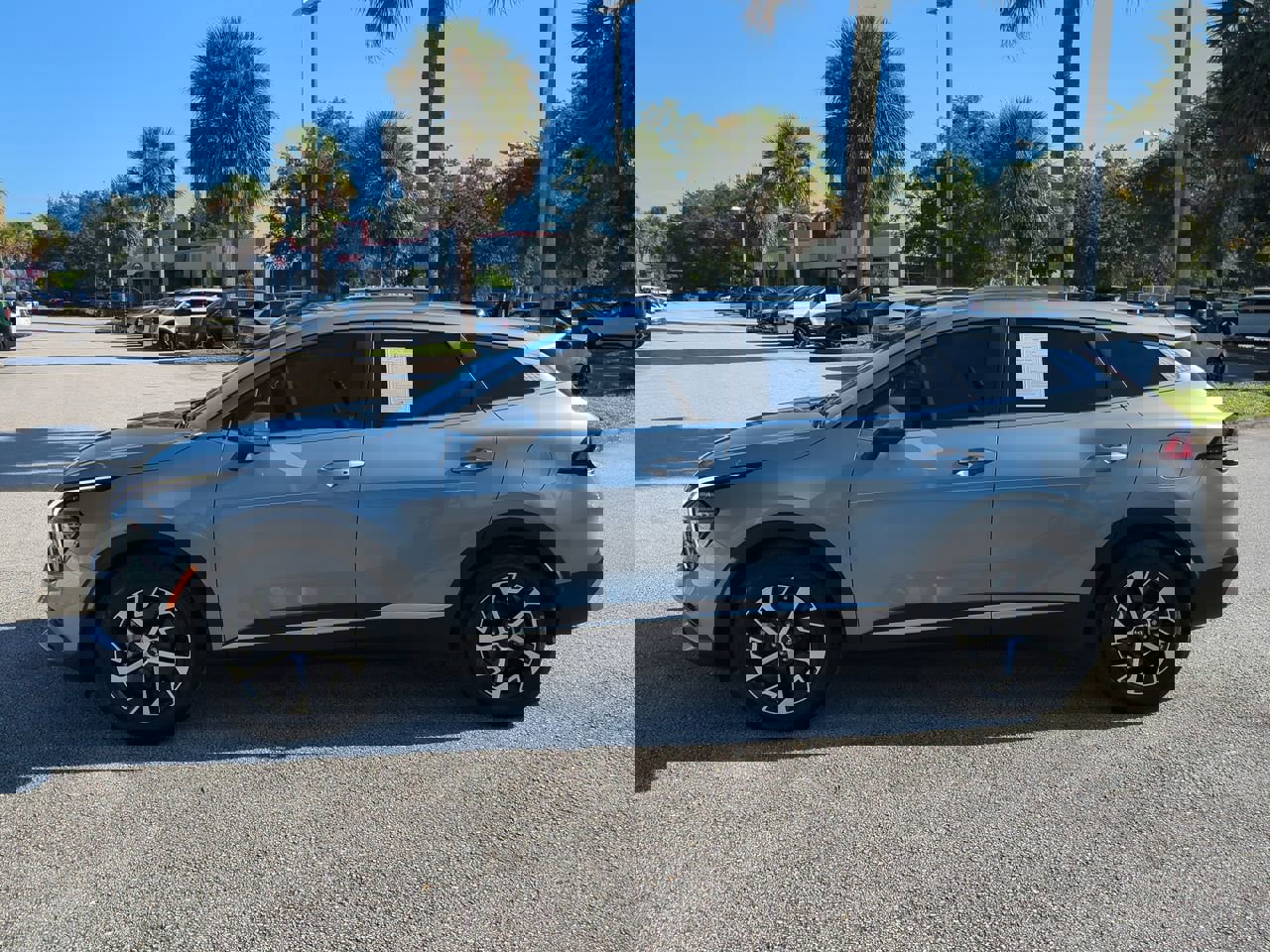 2024 Kia Sportage EX photo 2
