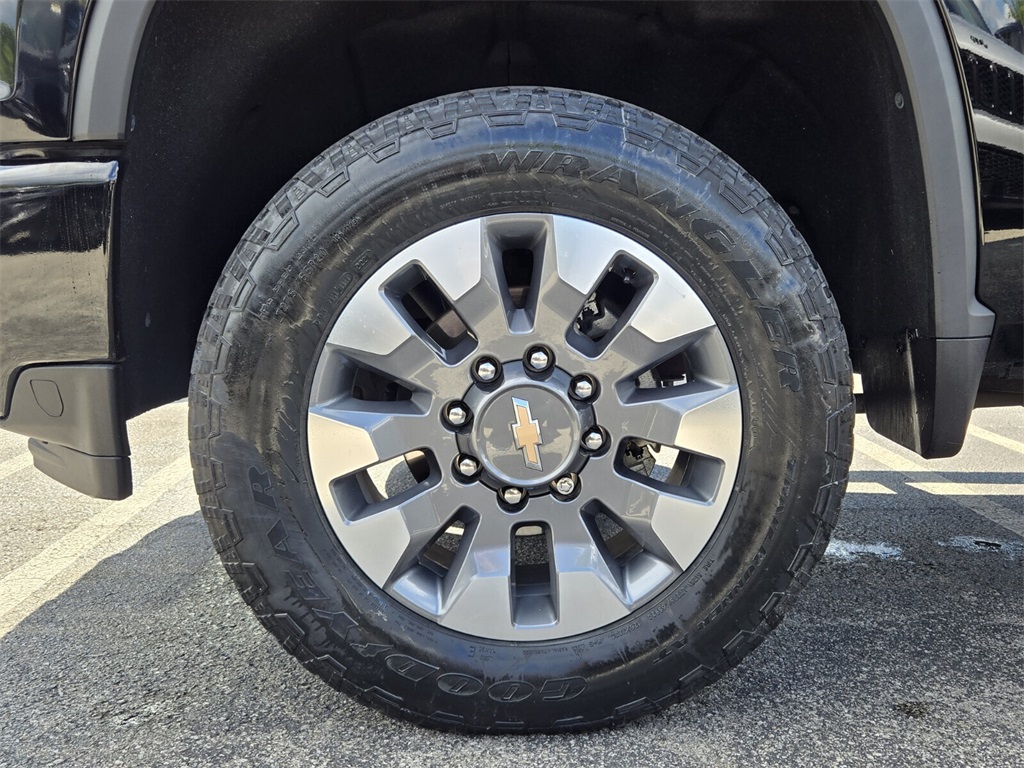 2021 Chevrolet Silverado 2500HD Custom photo 4