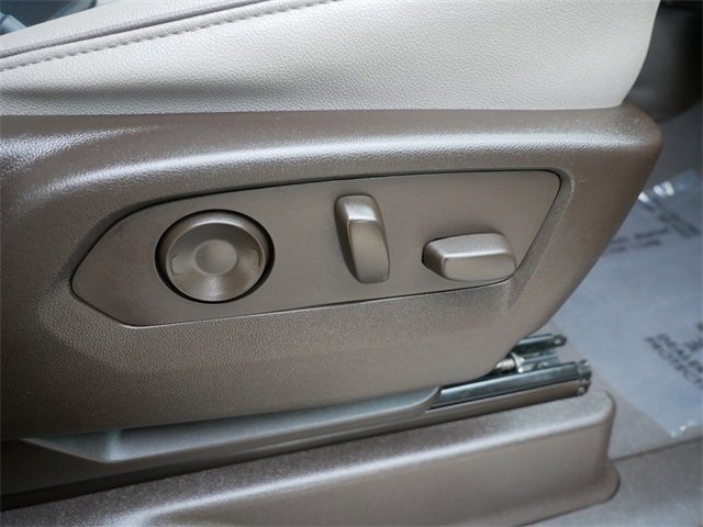 2023 Gmc Yukon SLT photo 16