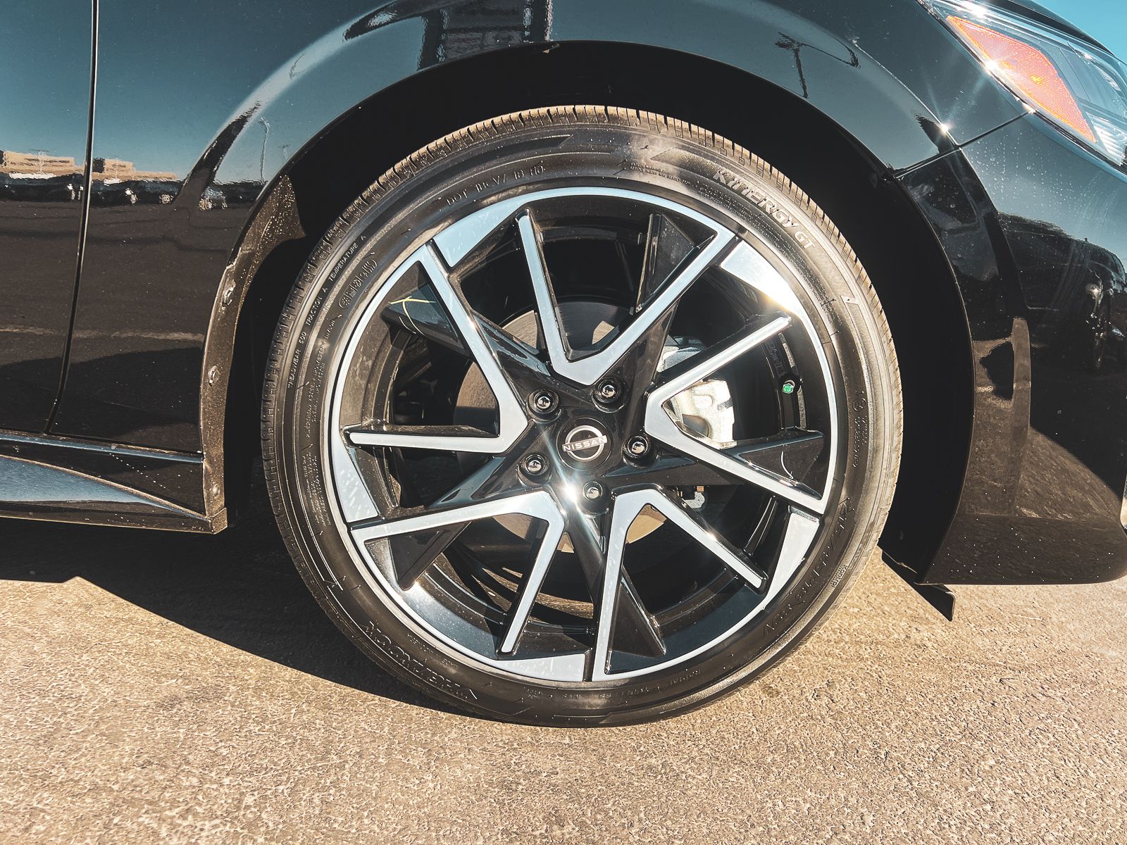 2025 Nissan Sentra SR Midnight Edition photo 4