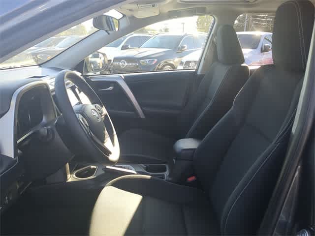 2017 Toyota RAV4 XLE photo 8