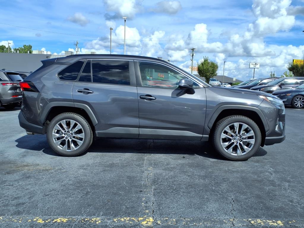 2023 Toyota RAV4 XLE Premium photo 23