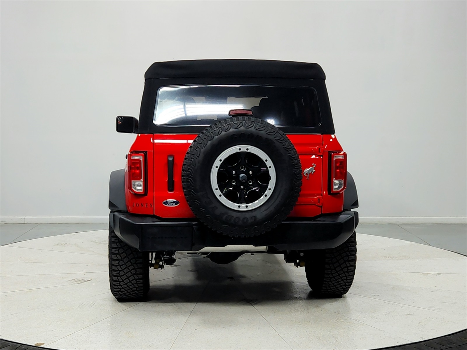 2023 Ford Bronco Base photo 3