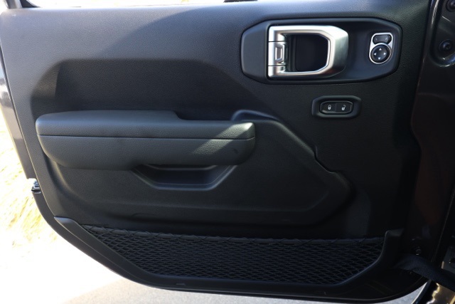 New 2025 Granite Crystal Metallic Clear-Coat Exterior Paint Jeep Willys image 21