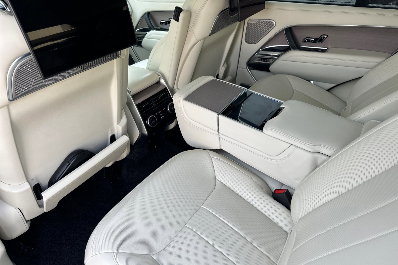 2023 Land Rover Range Rover First Edition photo 10