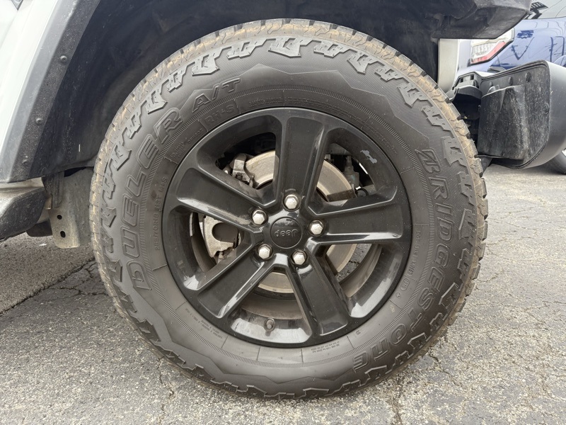 2023 Jeep Wrangler Altitude photo 4