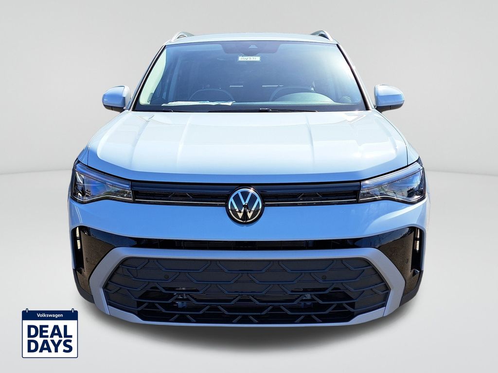 2025 Volkswagen Taos SE photo 2