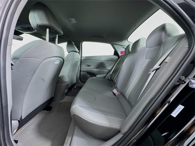 2025 Hyundai Elantra SEL Sport photo 28