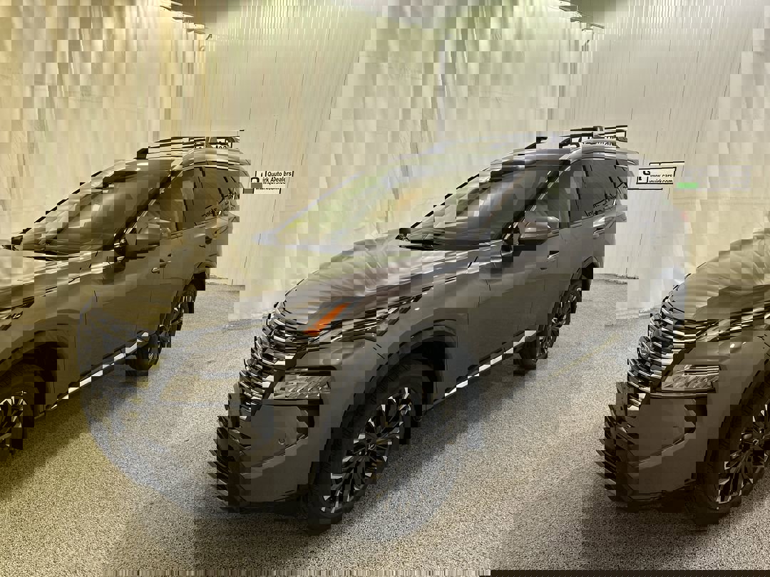 2026 Nissan Rogue Platinum photo 2