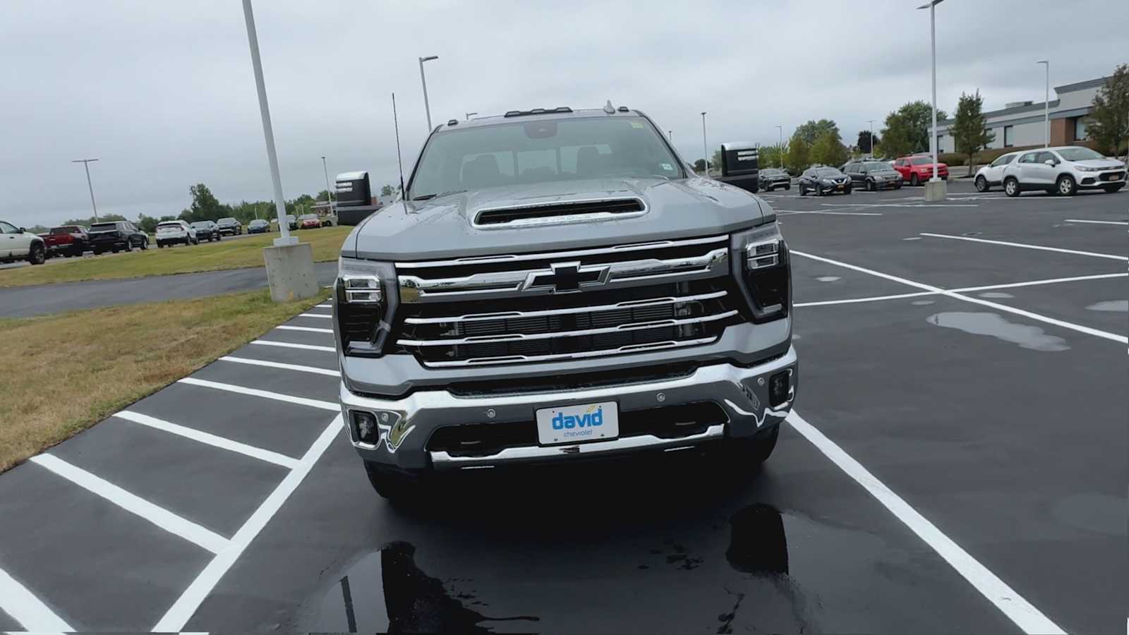 2025 Chevrolet Silverado 2500HD LTZ photo 2