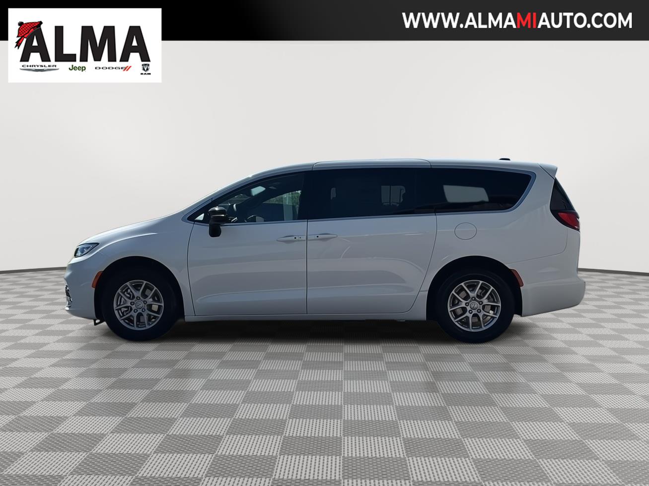 2025 Chrysler Pacifica photo 6
